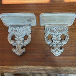 Ornate Wooden Wall Corbels/Book Ends